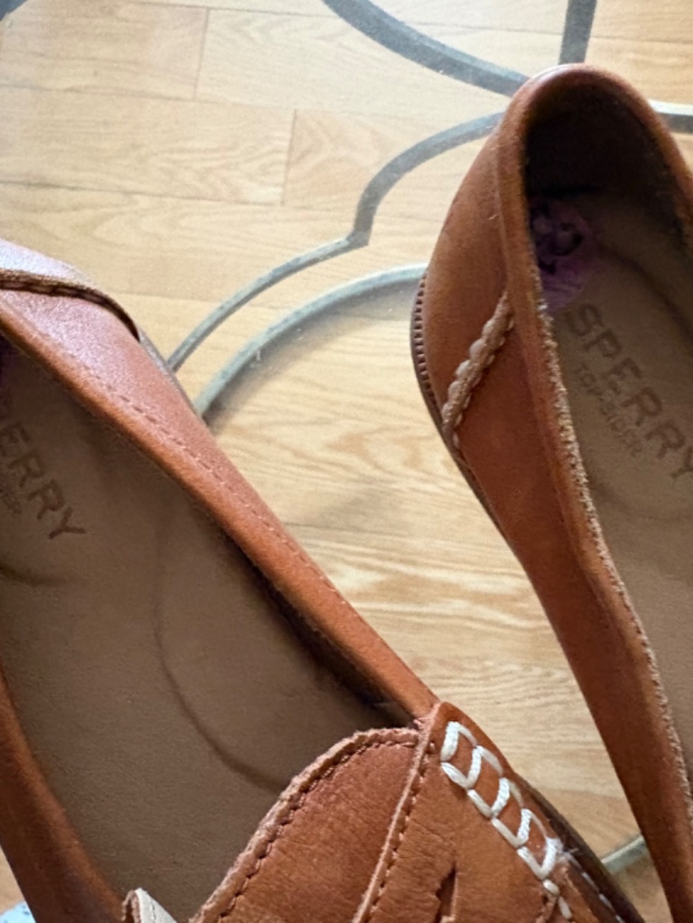 Sperry loafer cognac with beige stitching - Picture 4 of 5